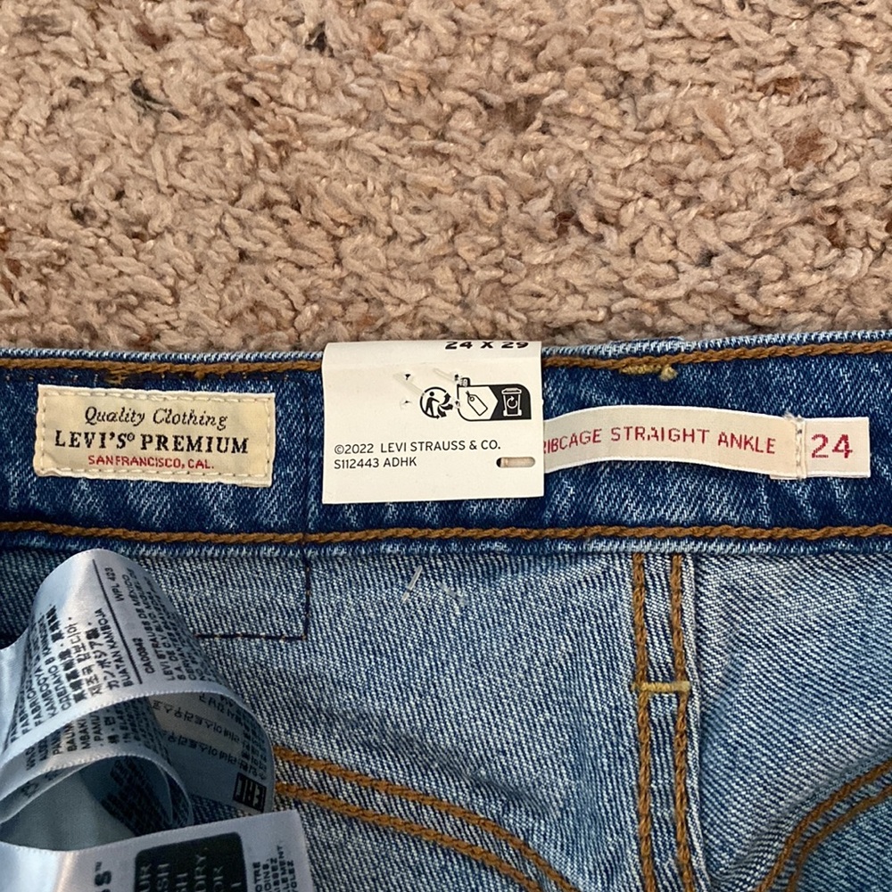 NWT Levi’s Ribcage Straight Ankle - Picture 7 of 9